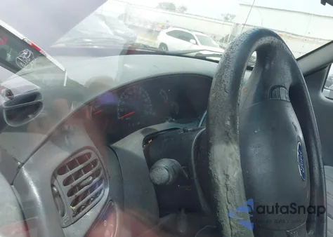 2002 Ford F-150 Xl/Xlt z USA, uszkodzony, nr VIN 1FTRF172X2NB93881